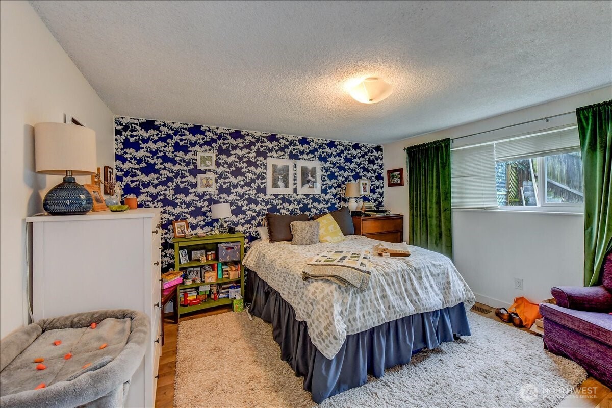 4509 Eastern Avenue North, Unit 13 Seattle, WA 98103 - Photo 12 of 35