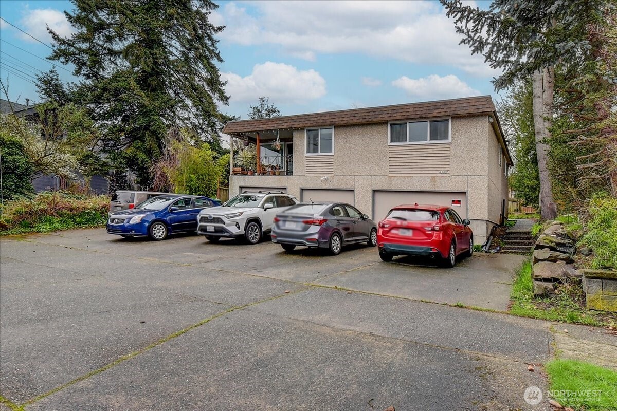 4509 Eastern Avenue North, Unit 13 Seattle, WA 98103 - Photo 2 of 35