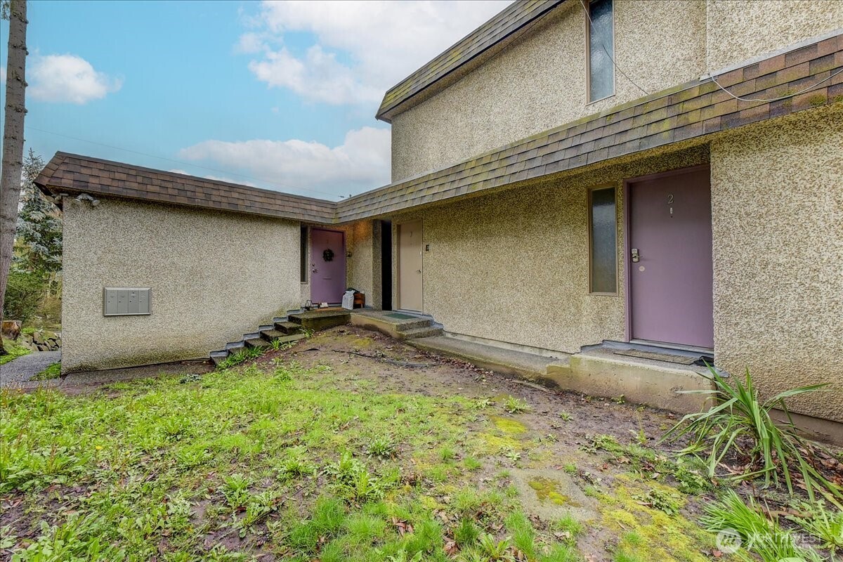 4509 Eastern Avenue North, Unit 13 Seattle, WA 98103 - Photo 33 of 35