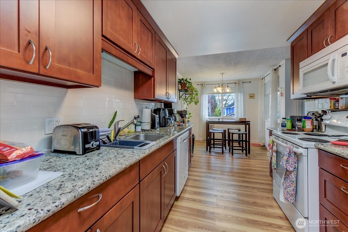 4509 Eastern Avenue North, Unit 13 Seattle, WA 98103 - Photo 5 of 35