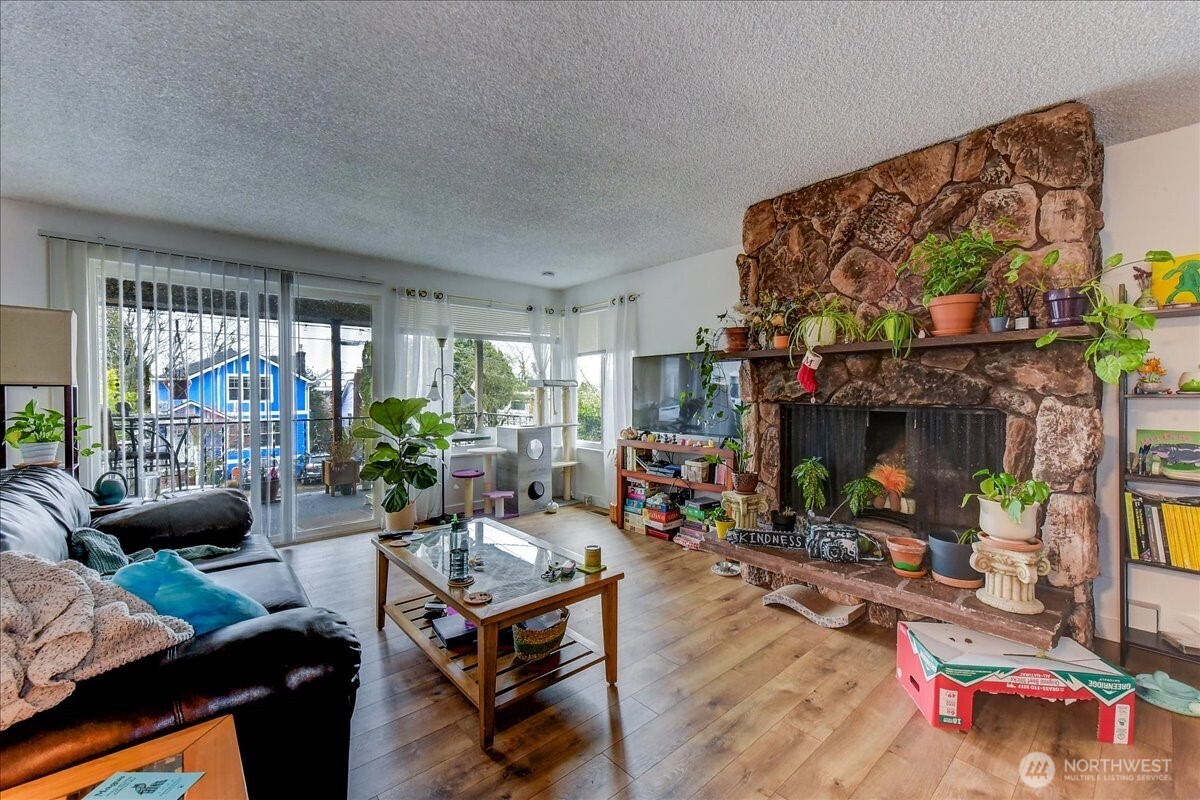 4509 Eastern Avenue North, Unit 13 Seattle, WA 98103 - Photo 6 of 35