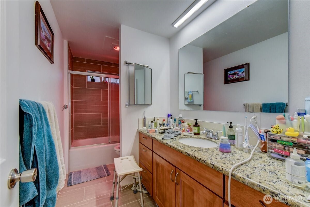 4509 Eastern Avenue North, Unit 13 Seattle, WA 98103 - Photo 9 of 35