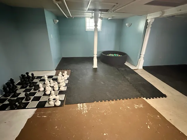 $2,000 | 911 Jones Street, St. Joseph, MI 49085