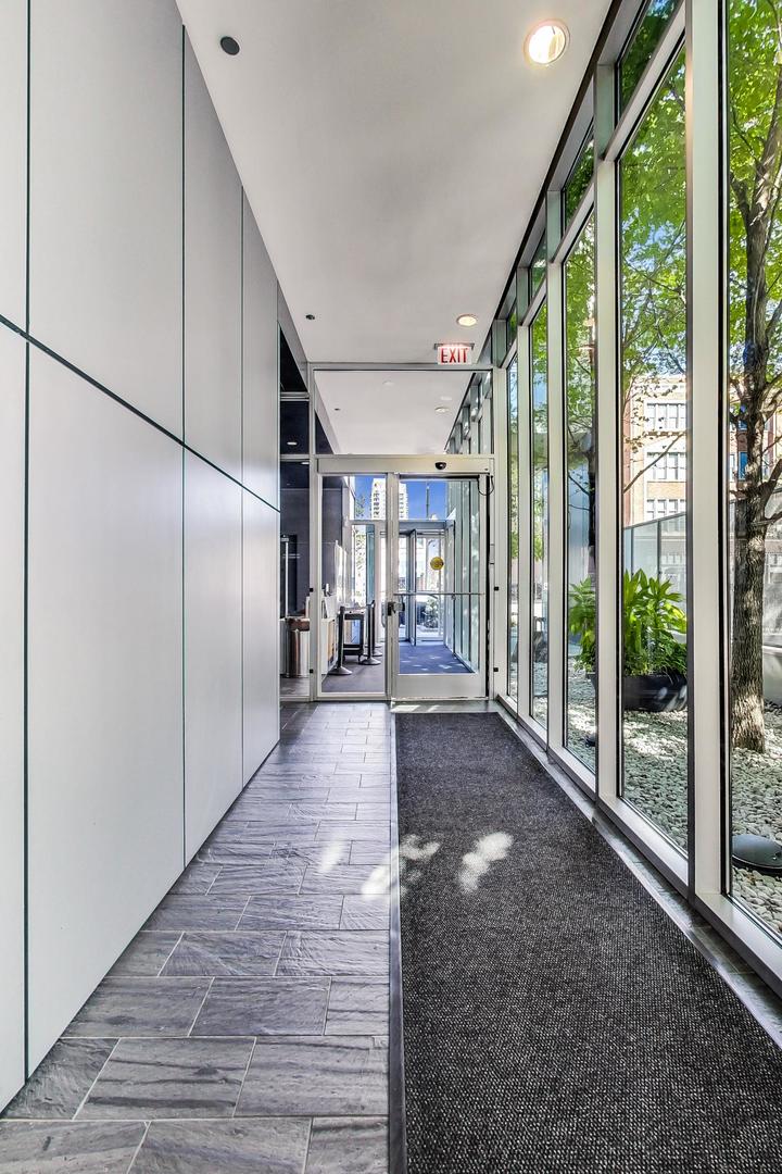 1720 South Michigan Avenue, Unit 902 Chicago, IL 60616 - Photo 29 of 32