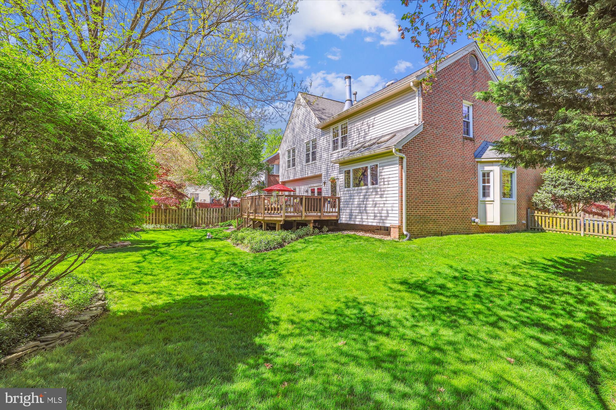 4411 Nuttall Road Fairfax, VA 22032 - Photo 8 of 71 Meticulously maintained yard.