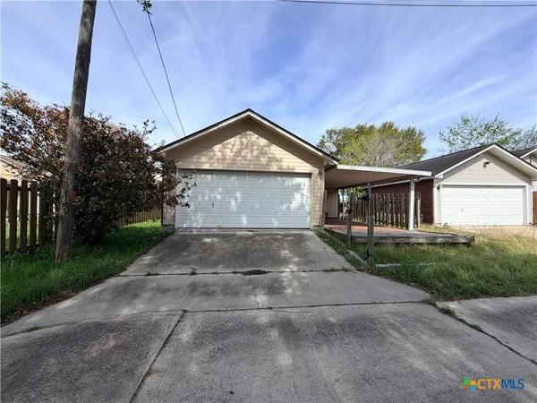 $1,800 | 113 Stonewood Place, Victoria, TX 77901