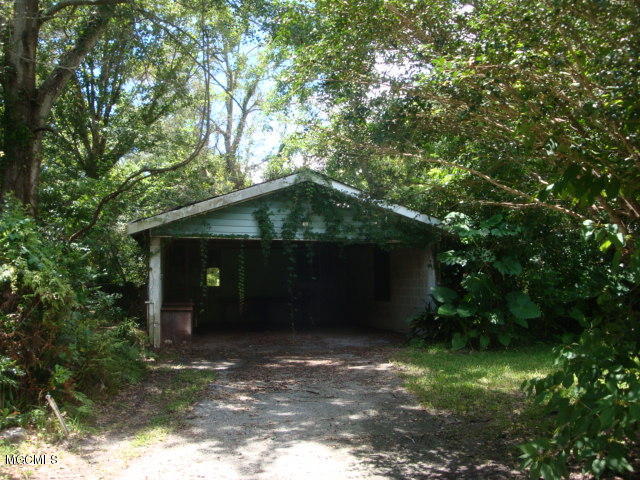 5007 Beardslee Street Moss Point, MS 39563 - Photo 3 of 16 DSC08263