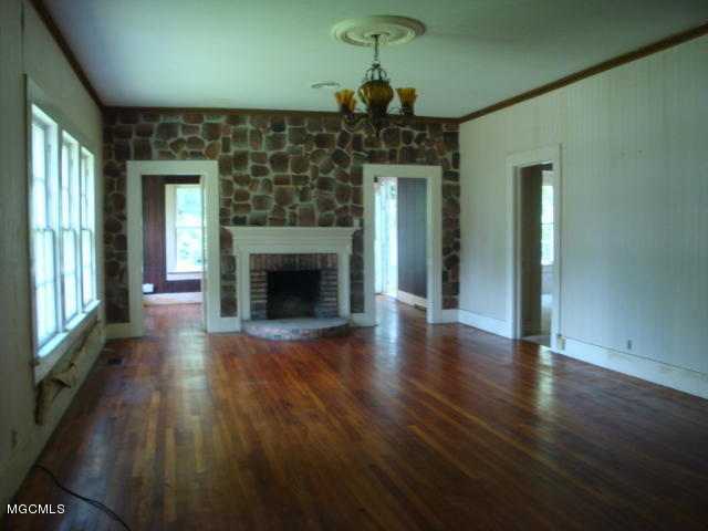 5007 Beardslee Street Moss Point, MS 39563 - Photo 4 of 16 DSC08308