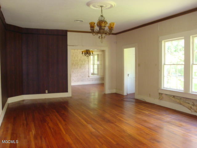 5007 Beardslee Street Moss Point, MS 39563 - Photo 5 of 16 DSC08304