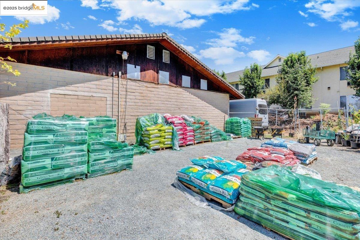 88 Highway 4 Murphys, CA 95247 - Photo 20 of 49 a front view of a house with a yard