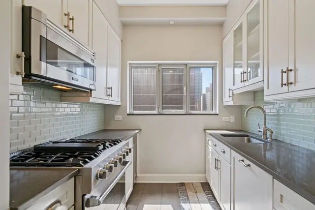 $2,200,000 | 200 East 32nd Street, Unit 9B | Kips Bay