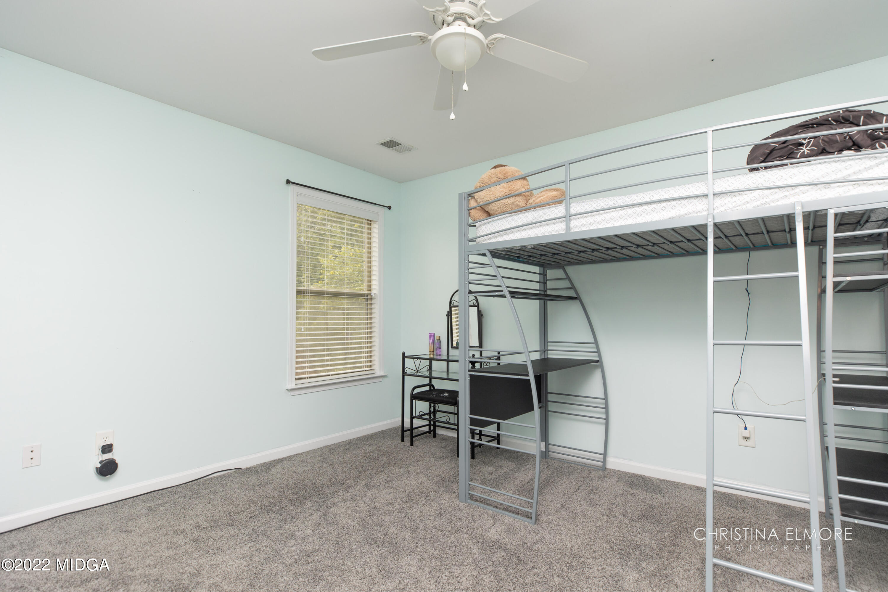 209 McEwen Court Perry, GA 31069 - Photo 31 of 39 a view of work space with windows