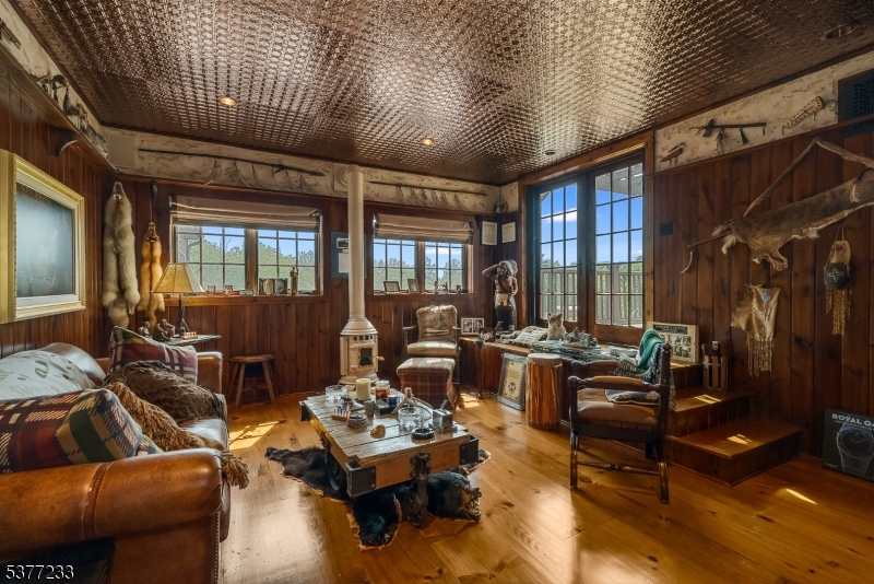 106 Mountain Top Road Glen Gardner, NJ 08826 - Photo 20 of 48 a living room with furniture