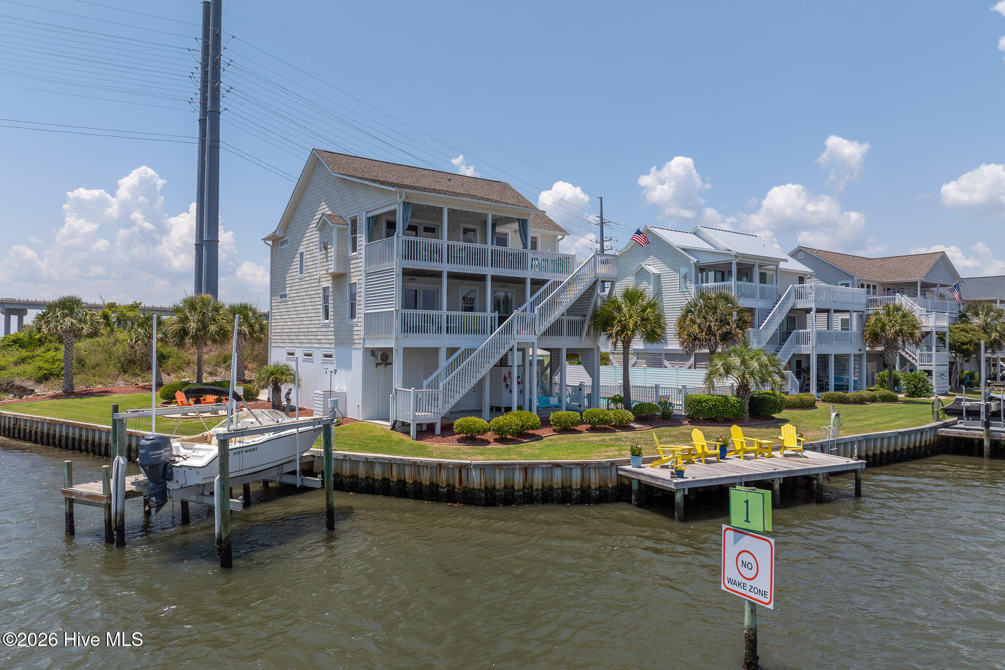 702 Roland Avenue Surf City, NC 28445 - Photo 4 of 57
