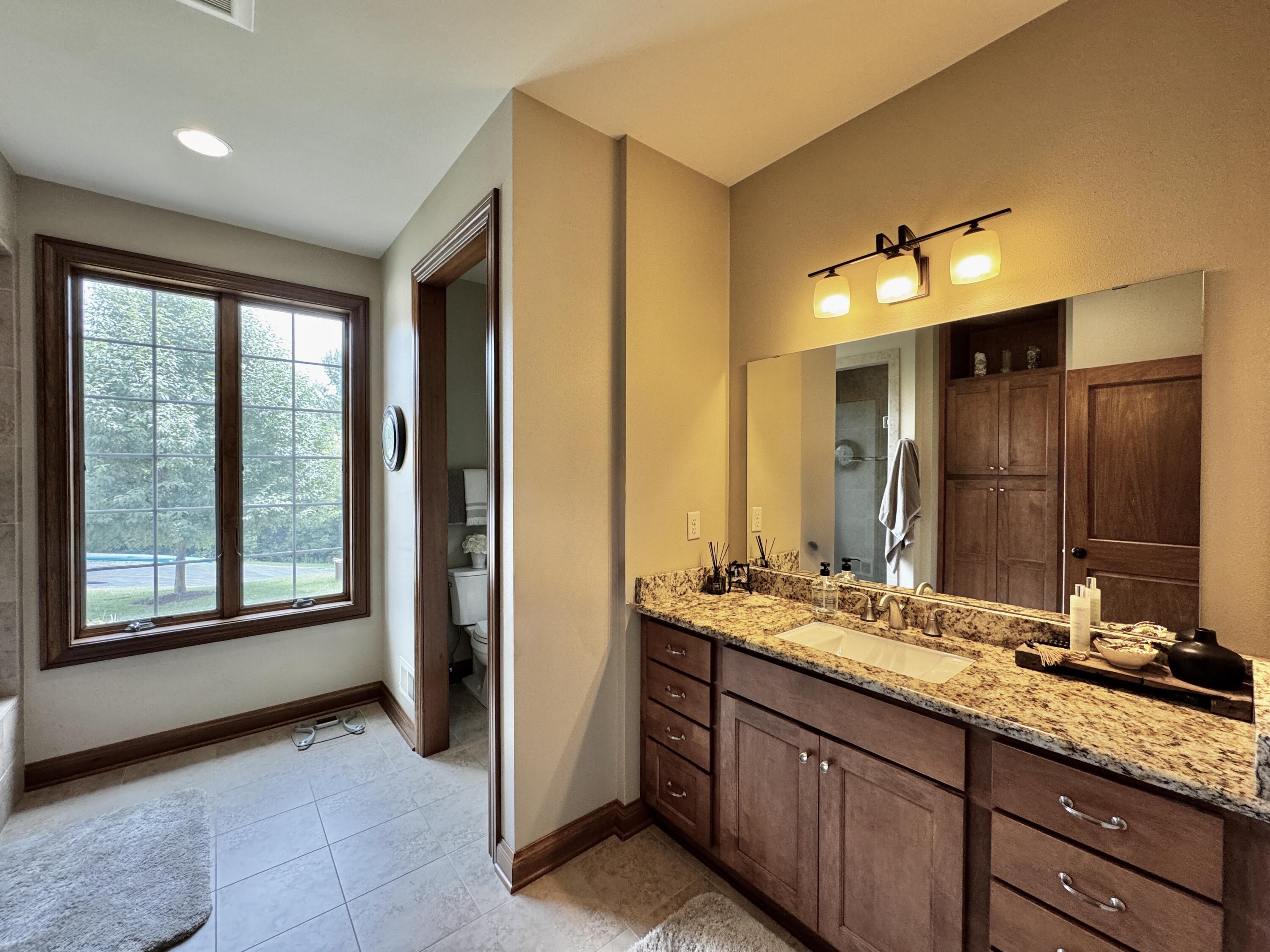 N62-w28550 Rybeck Road Merton, WI 53029 - Photo 12 of 28 Master Bathroom