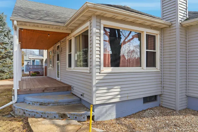 $94,900 | 1215 West 20th Street, Rock Falls, IL 61071