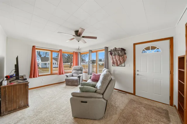 $94,900 | 1215 West 20th Street, Rock Falls, IL 61071