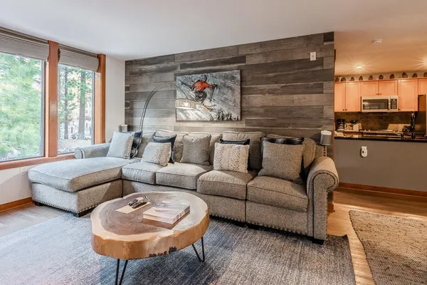 $1,149,000 | 100 Canyon Boulevard, Unit 3128, Mammoth Lakes, CA 93546