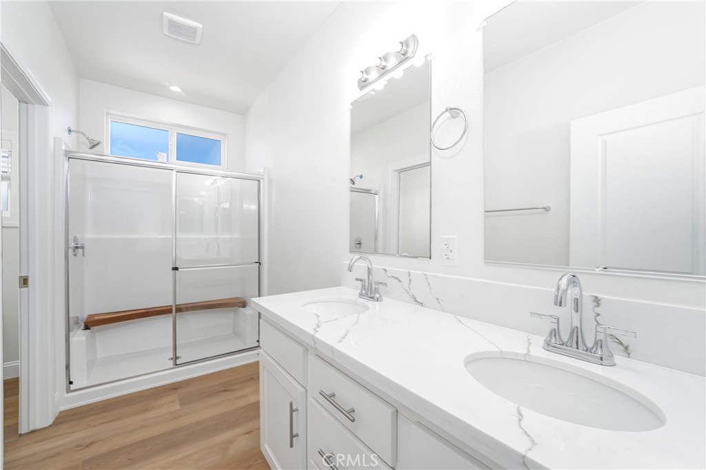 14851 Jeffrey Road, Unit 145 Irvine, CA 92618 - Photo 14 of 28 Primary bath