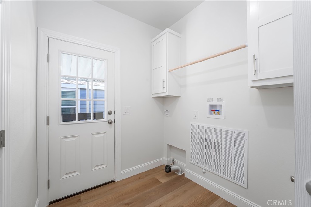 14851 Jeffrey Road, Unit 145 Irvine, CA 92618 - Photo 18 of 28 Laundry