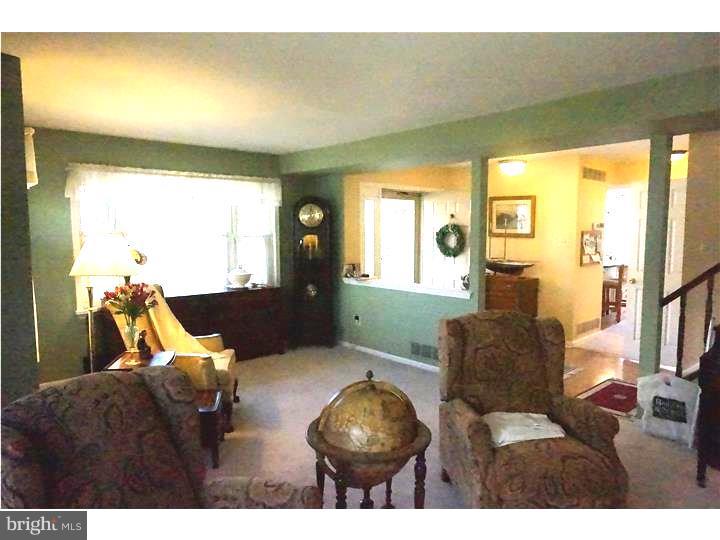 70 Soldiers Square Wayne, PA 19087 - Photo 3 of 23 Living Room