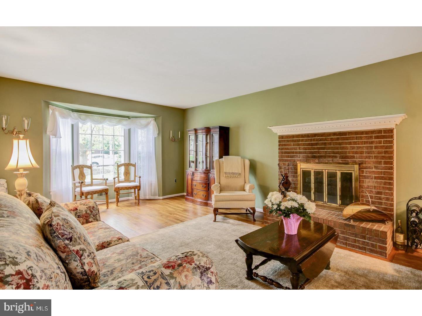 30 Crown Road Ewing, NJ 08638 - Photo 3 of 24 Gallery Image 3