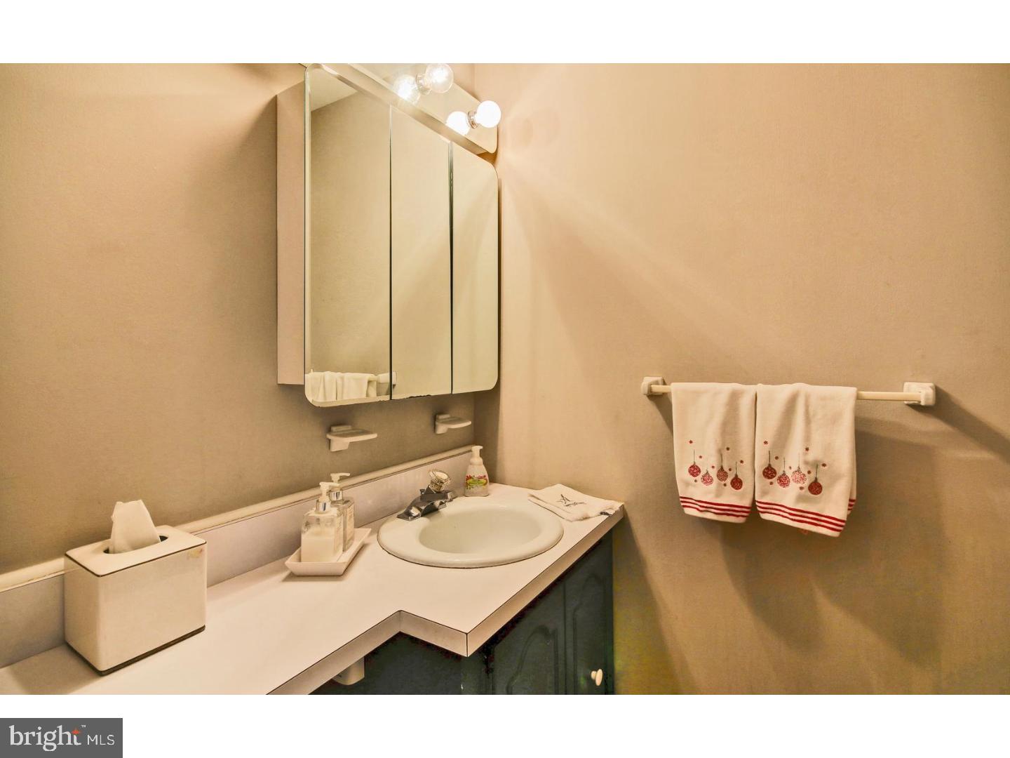 30 Crown Road Ewing, NJ 08638 - Photo 7 of 24 Half Bath