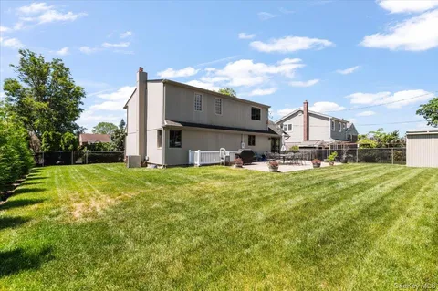 $1,089,000 | 37 Sylvia Road, Plainview, NY 11803
