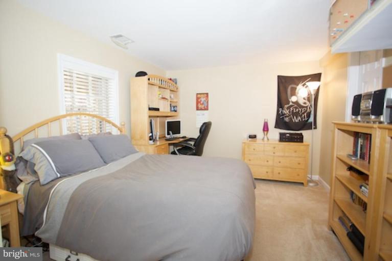 1287 Lamplighter Way Reston, VA 20194 - Photo 22 of 25 Bedroom #3