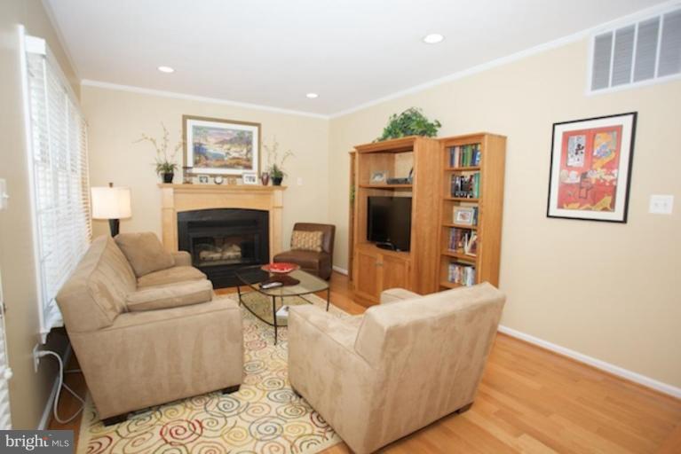 1287 Lamplighter Way Reston, VA 20194 - Photo 10 of 25 Family Room