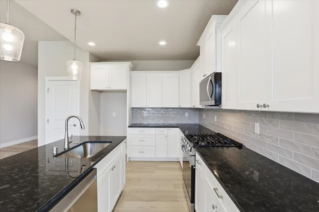 $505,850 | 19 North Country Club Drive, Unit 19, Deer Park, WA 99006