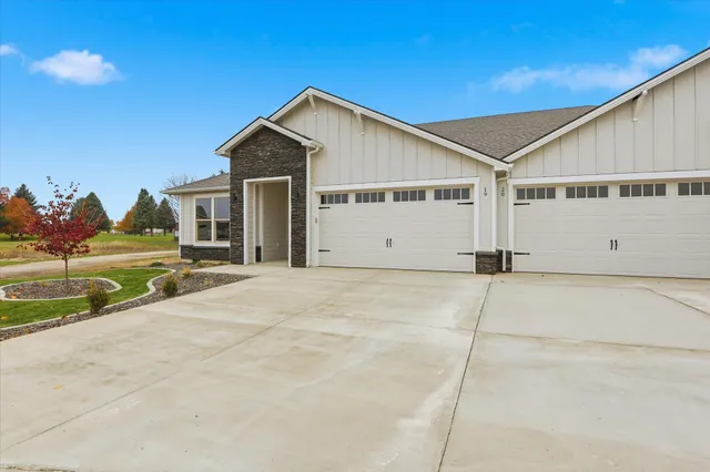 $505,850 | 19 North Country Club Drive, Unit 19, Deer Park, WA 99006