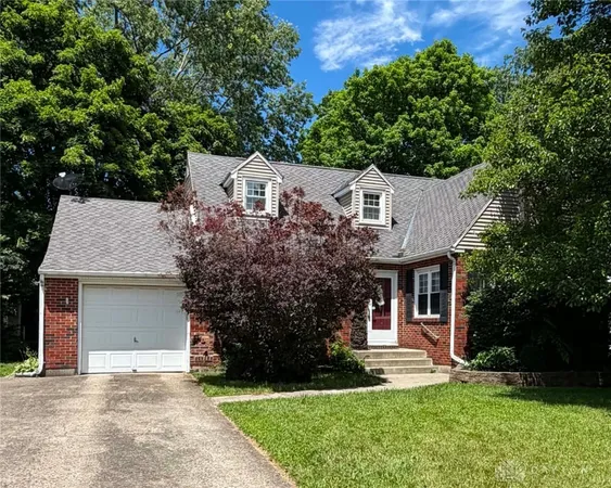 $237,590 | 300 South Broadmoor Boulevard, Springfield, OH 45504