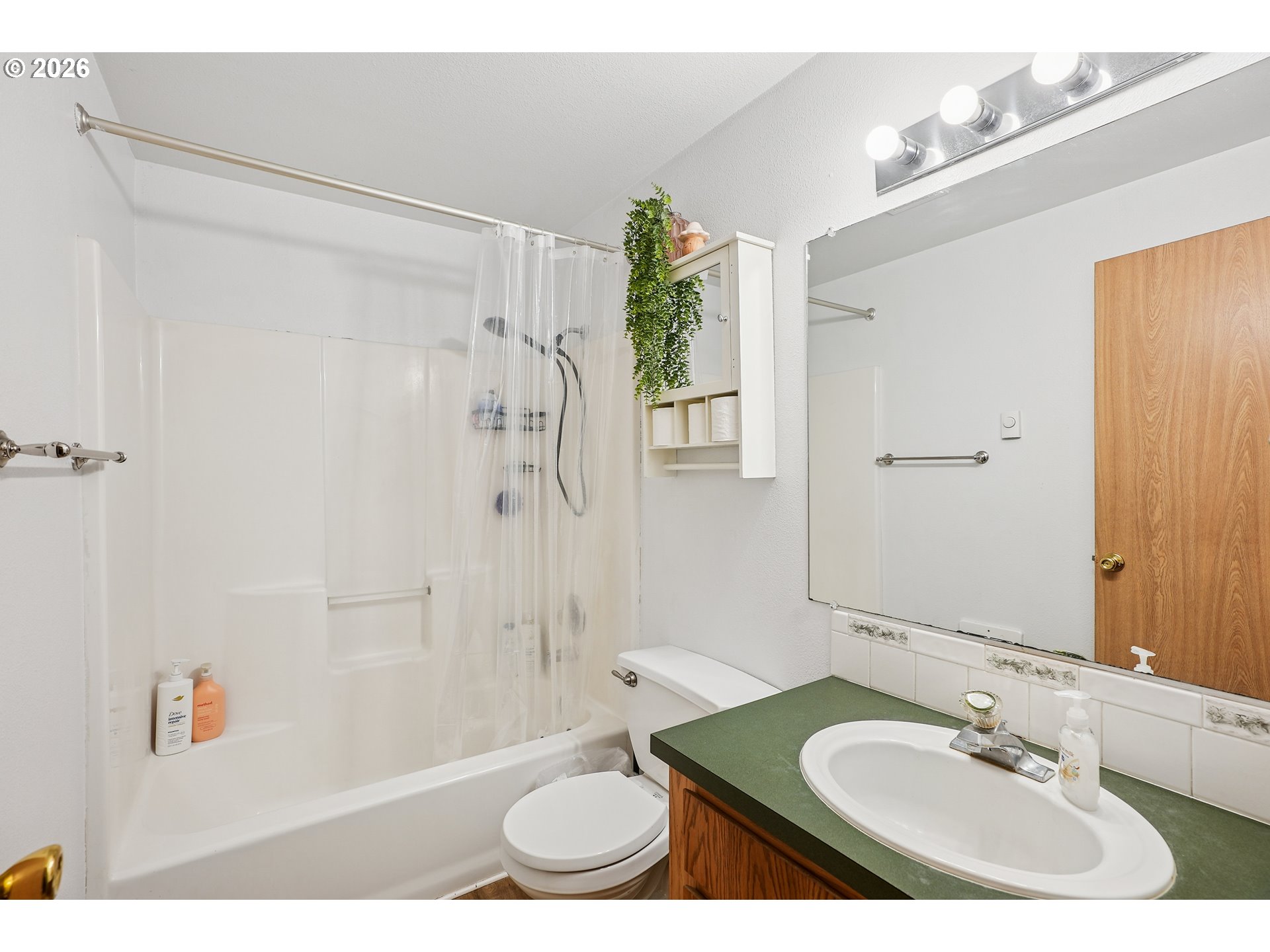 23708 Northeast Canyon Loop Road Battle Ground, WA 98604 - Photo 17 of 29 Owner's Suite Bathroom