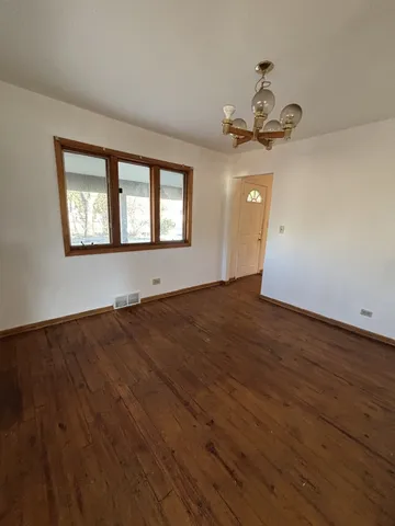 $580,000 | 640 Pfingsten Road, Northbrook, IL 60062