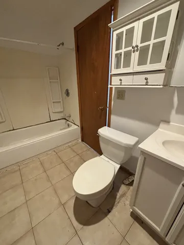 $580,000 | 640 Pfingsten Road, Northbrook, IL 60062