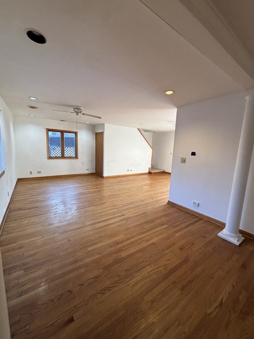 640 Pfingsten Road Northbrook, IL 60062 - Photo 3 of 35