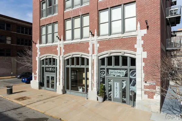 $190,000 | 1627 Locust Street, Unit 706, St. Louis, MO 63103