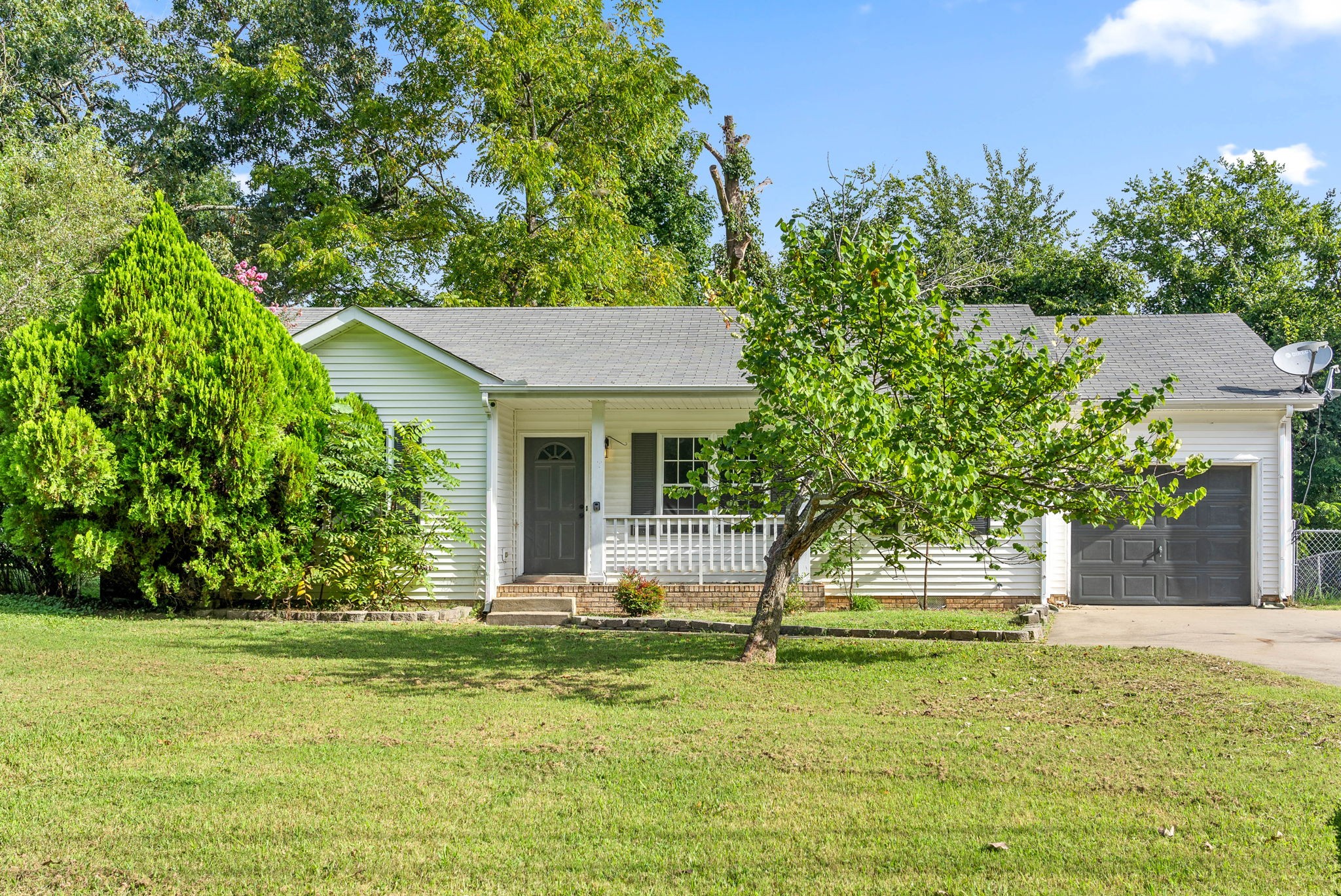 413 Carter Road Clarksville, TN 37042 - Photo 1 of 24 Gallery Image 1