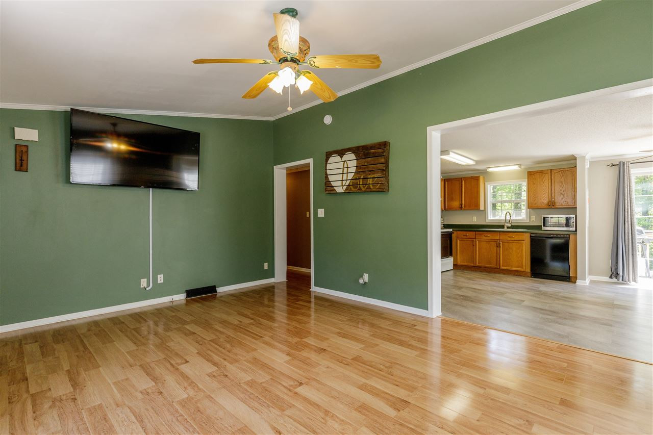 2716 Joyner Road Durham, NC 27704 - Photo 12 of 30 Den/Family/Great Room