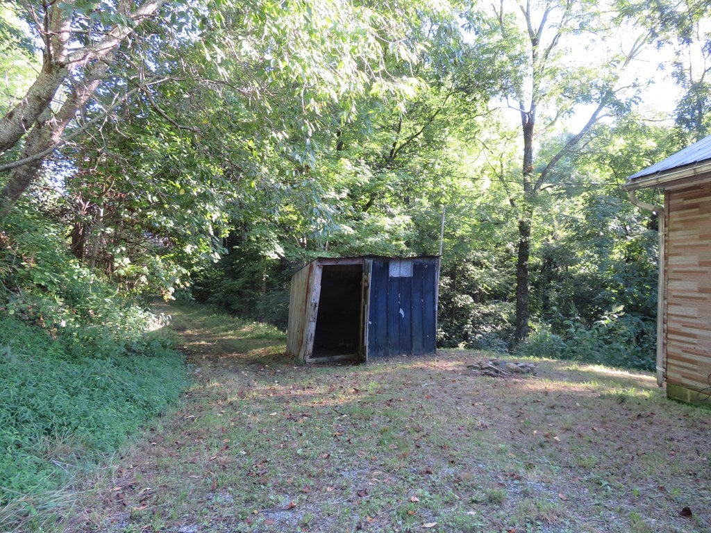 5156 Chicken Rdg Road Jewell Ridge, VA 24622 - Photo 14 of 21 Gallery Image 14