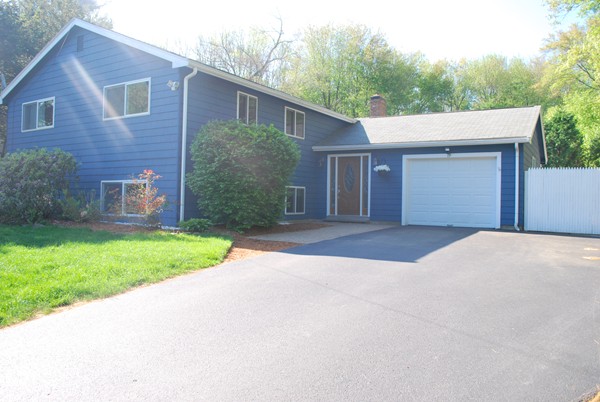 19 Ridge Road Holliston, MA 01746 - Photo 1 of 20 Gallery Image 1