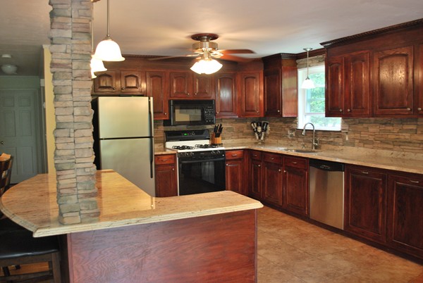 19 Ridge Road Holliston, MA 01746 - Photo 8 of 20 Gallery Image 8