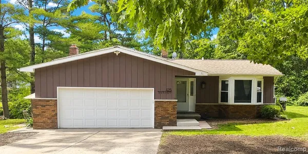 $424,900 | 423 Sunset, White Lake, MI 48383