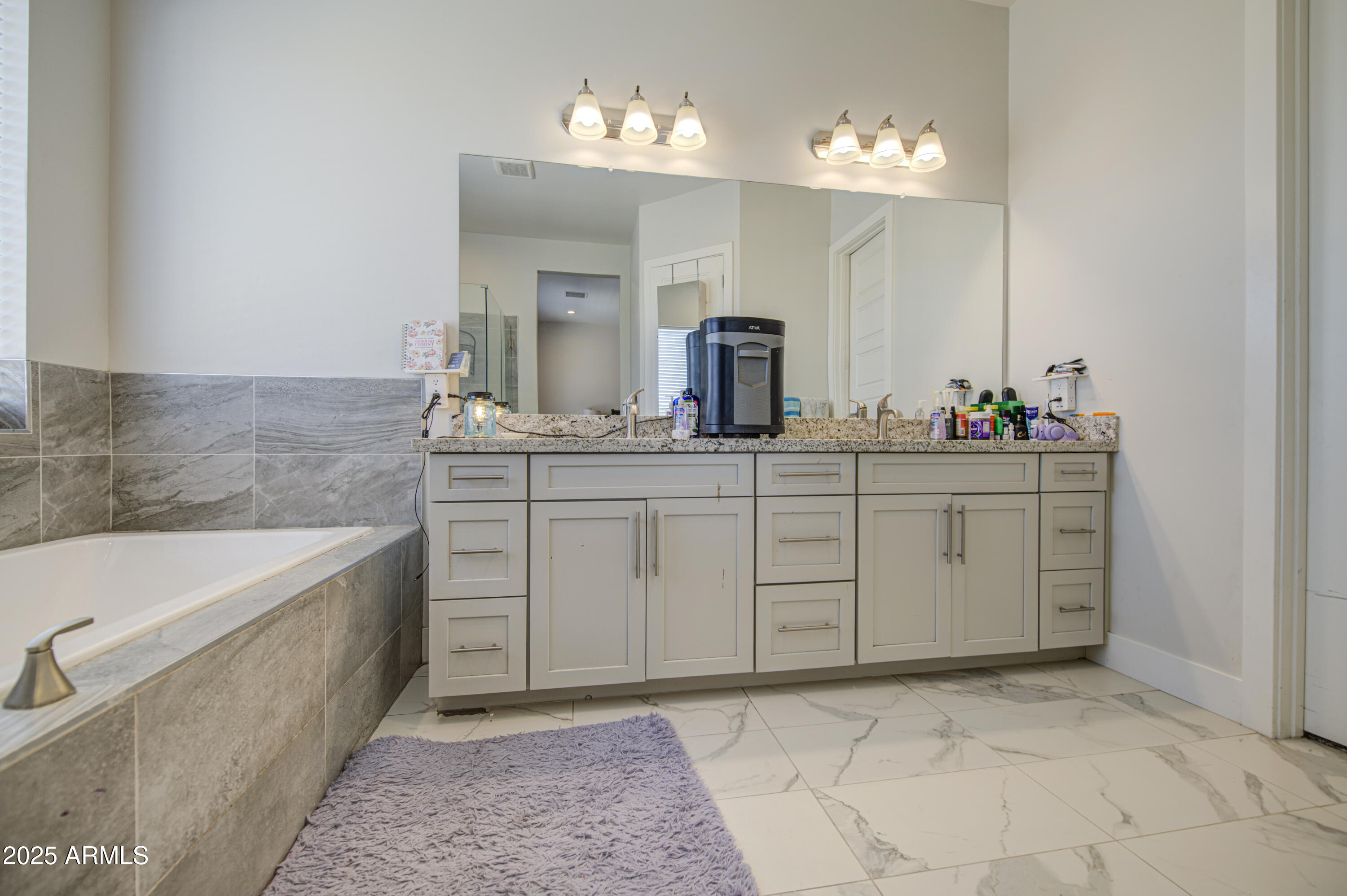 9759 East Brown Road Mesa, AZ 85207 - Photo 24 of 52 Primary Bath 5
