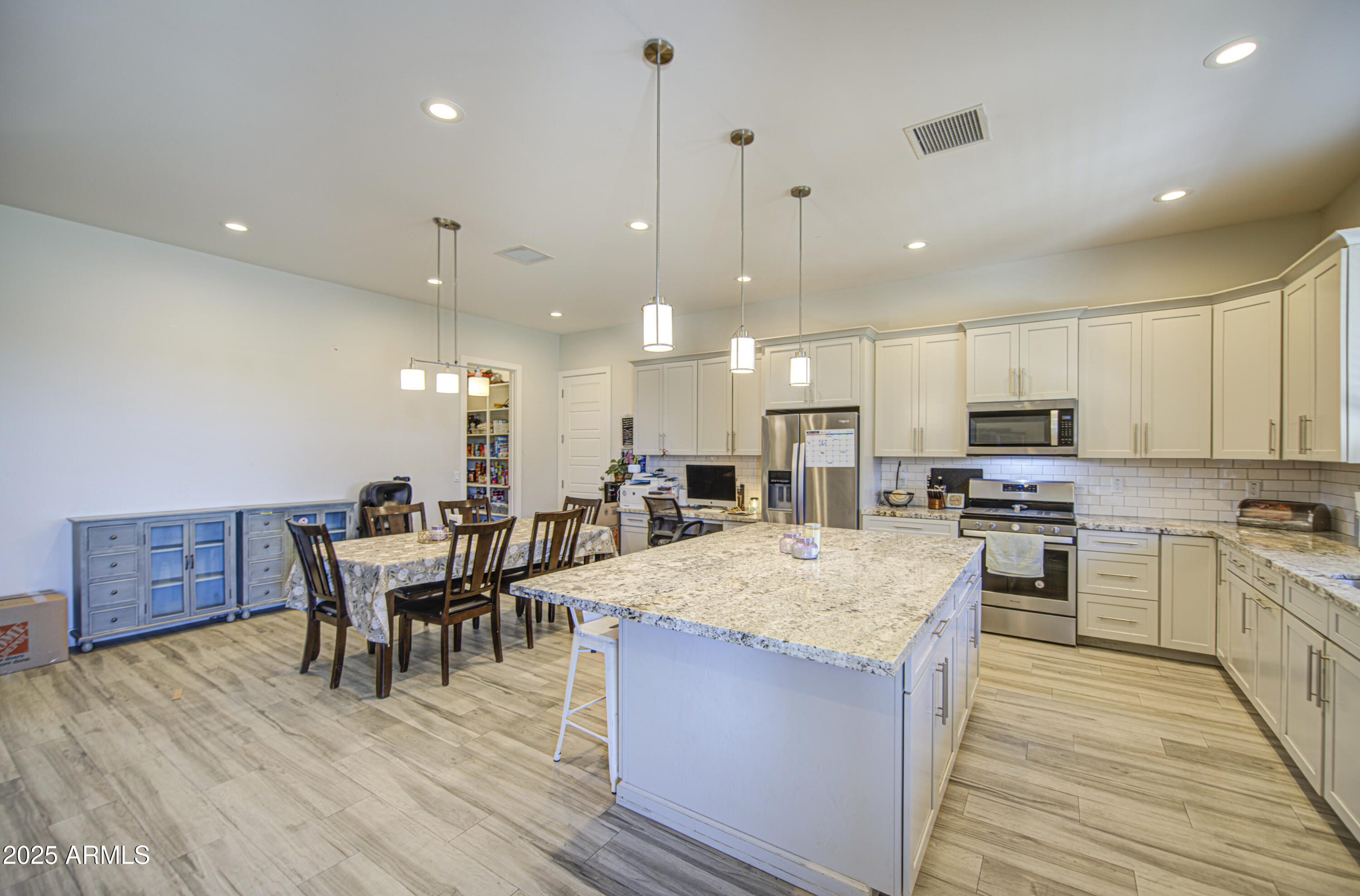 9759 East Brown Road Mesa, AZ 85207 - Photo 9 of 52 Kitchen 3