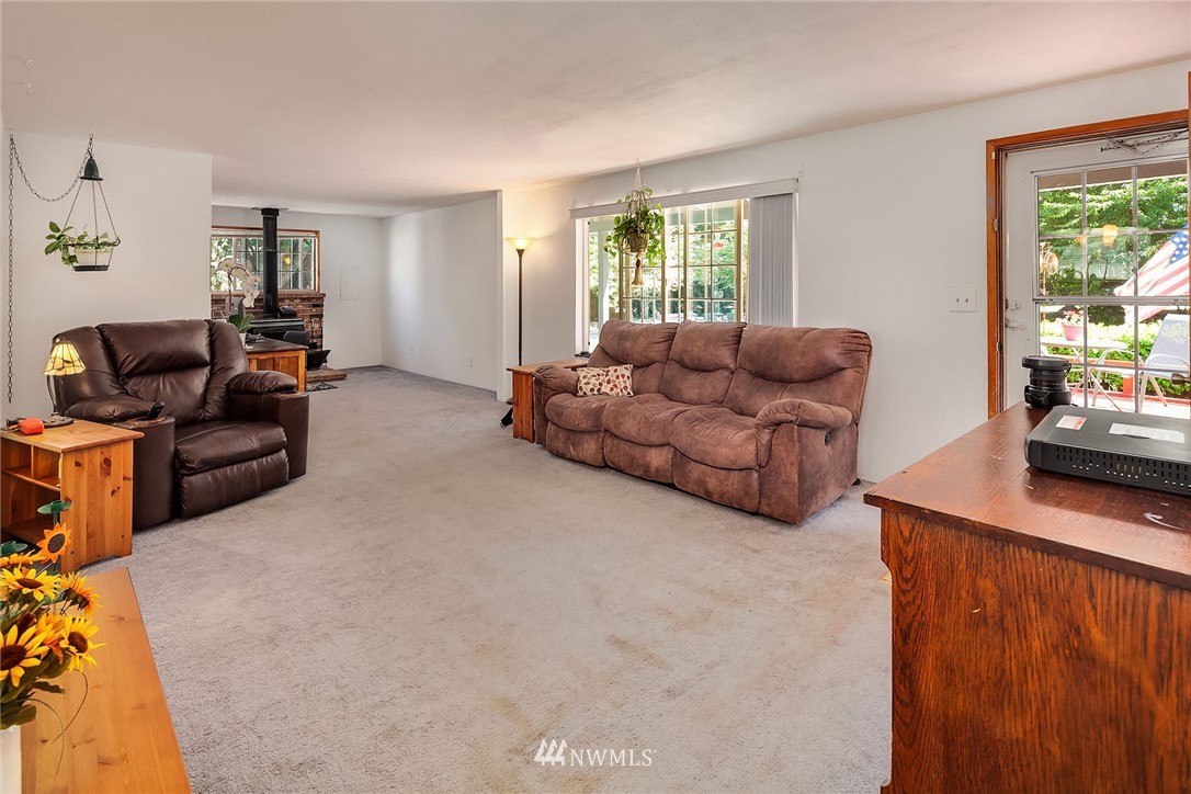16332 Southeast 132nd Street Renton, WA 98059 - Photo 4 of 18 Gallery Image 4