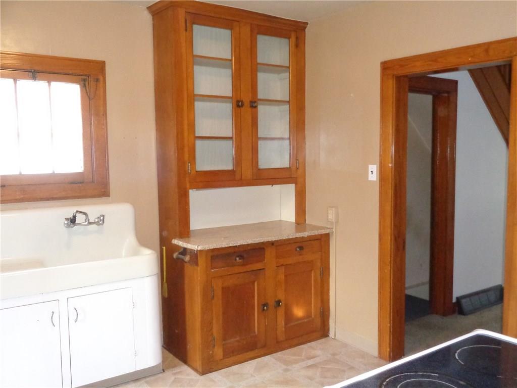 2529 Woodland Road Ambridge, PA 15003 - Photo 9 of 18 Gallery Image 9