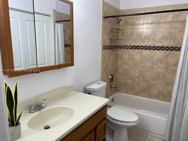 18338 Northwest 68th Avenue, Unit G Hialeah, FL 33015 - Photo 6 of 12
