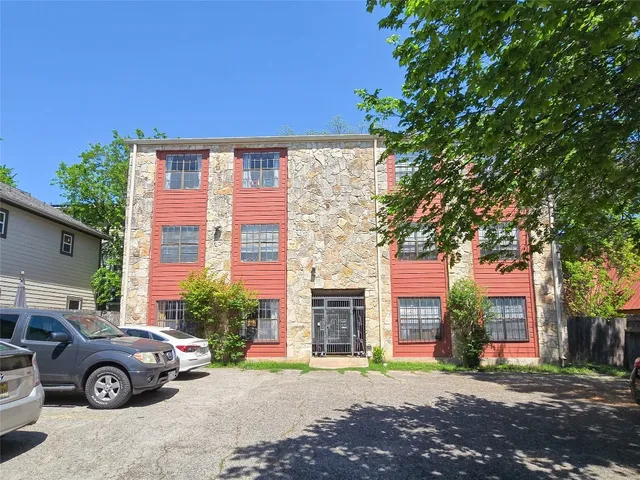 $895 | 1903 East 20th Street, Unit 301, Austin, TX 78722